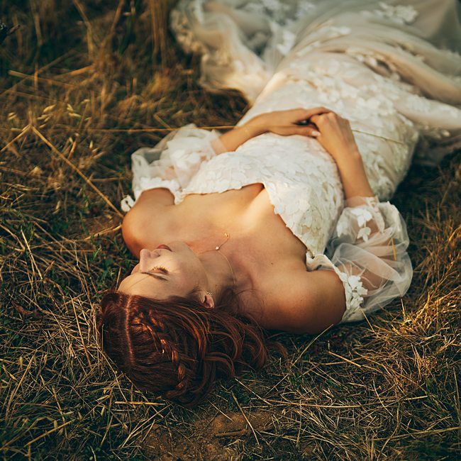 La mariée allongée